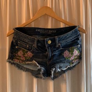 4/$20 American eagle cut off shorts